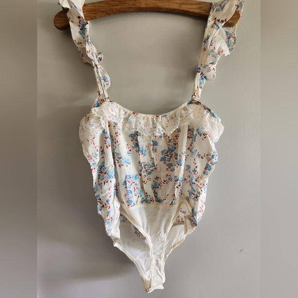 NWT FREE PEOPLE Take It Away Bodysuit size medium floral Womens - Picture 12 of 13